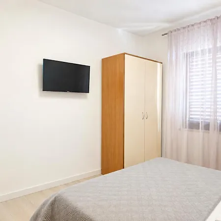 Gina Apartment